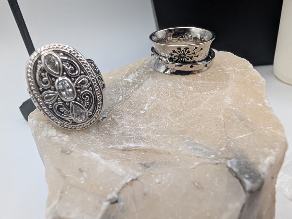 Ornate Silver Tone Statement Ring with Clear CZ Stones & Dandelion Spinner